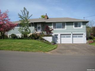 210 Walnut Dr, Monmouth, OR 97361-1943