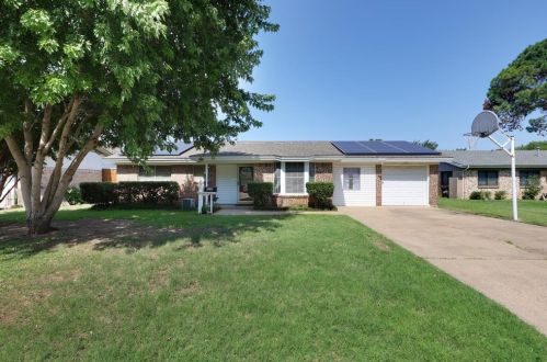 5109 Gibbons Dr, Fort Worth, TX 76180-7017