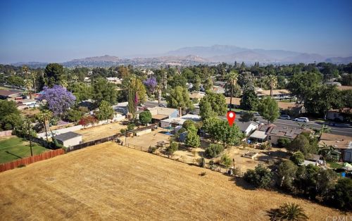 4746 Jurupa Ave, Riverside CA  92506-1967 exterior