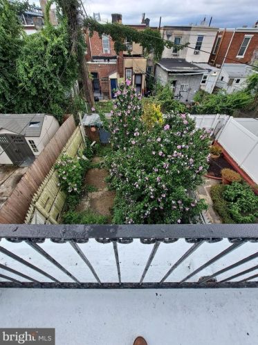 613 Front St, Camden NJ  08102-2129 exterior