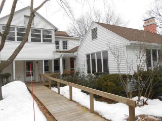 894 Main St, Wapping CT  06074-3305 exterior