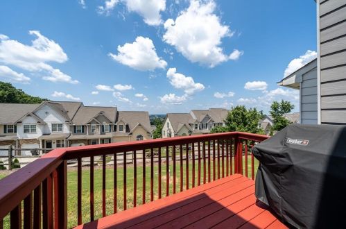 2213 Hoskin Ct, Kennesaw, GA 30144-3815