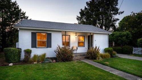 4 Plymouth Cir, Mill Valley, CA 94941-2915