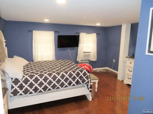 45 Bloomingdale Ave, Outwater NJ  07026-3420 exterior