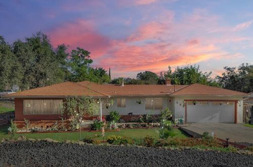 222 Chestnut St, Valley Springs, CA 95252-8443