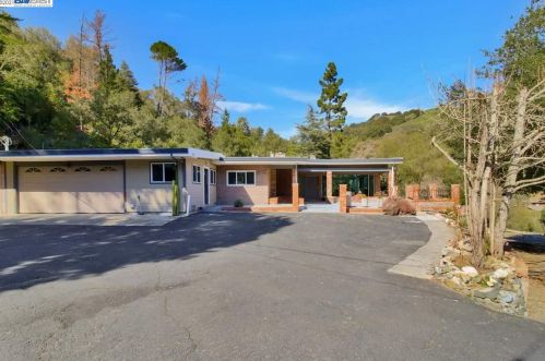 35691 Palomares Rd, Hayward, CA 94552-9634