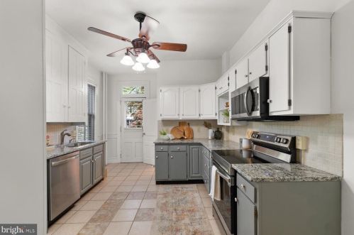 231 Mulberry St, Lancaster PA  17603-3741 exterior