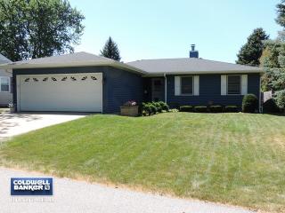 151 Donlin Ct, Sycamore, IL 60178-1636
