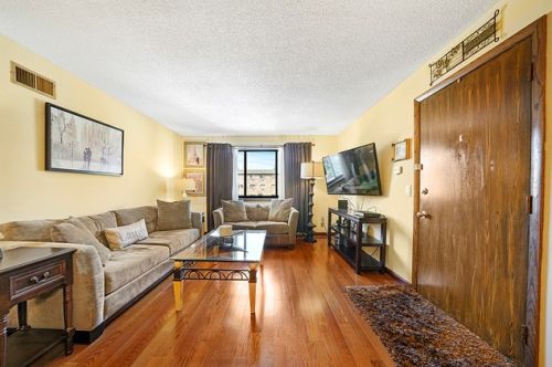 1444 Carol Ct, Palatine, IL 60074-3099