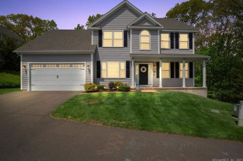27 Bartlett Ln, Huntington, CT