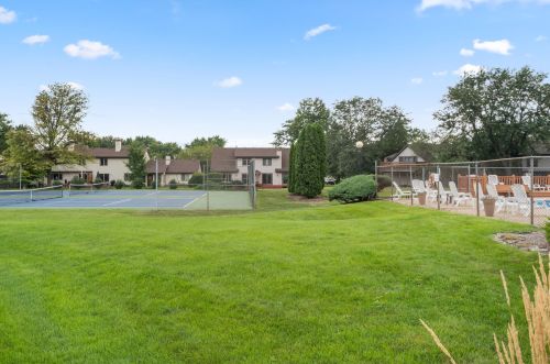 1604 Gingercreek Ct, Sycamore IL 60178-2722 exterior