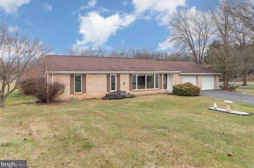 20 Stonehouse Rd, Carlisle, PA 17015-7413