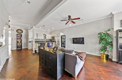 2439 Cortland St, Chicago, IL 60647-4305