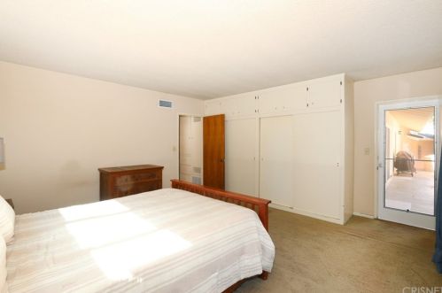 341 Cumberland Rd, Glendale CA  91202-1256 exterior