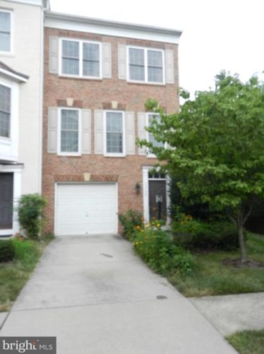 13700 Maple Sugar Ln, Herndon, VA 20171-3421