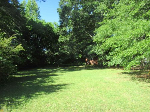 7 Beverly Dr, Newnan, GA 30263-1203