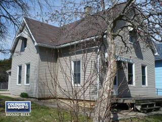 807 Elizabeth St, Joliet, IL 60435-4778