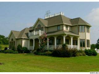 200 Chaucer Ln, Matthews, NC 28104-8902