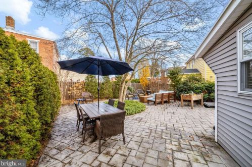 105 Ellis St, Tavistock NJ 08033-1826 exterior