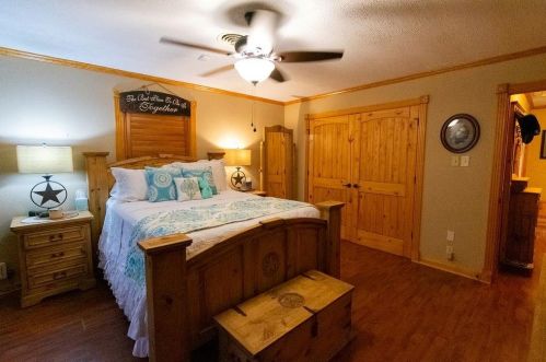 15302 Ben Wiggins Rd, Conroe TX  77303-4805 exterior