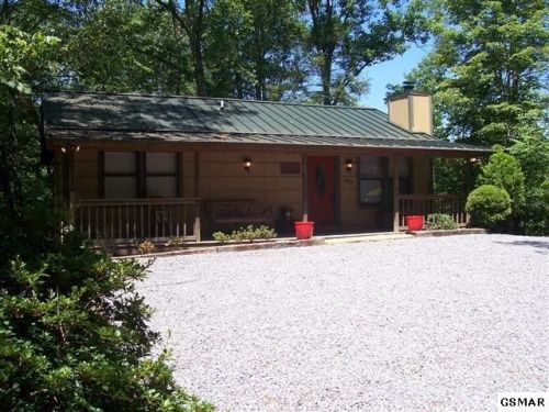 1617 Joshua Way, Pigeon Forge, TN 37876-7270
