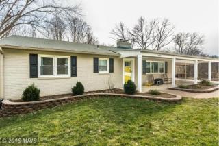 10801 Mantilla Ct, Vienna, VA 22124-1808