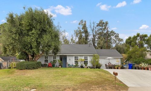 7821 Big Rock Dr, Riverside, CA 92509-5204