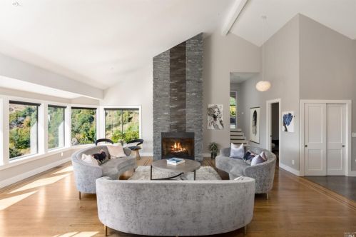 376 Margarita Dr, San Rafael, CA 94901-2330