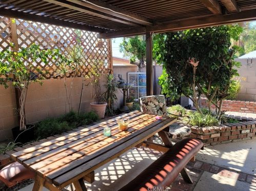 937 Cambria St, Anaheim CA  92801-3220 exterior
