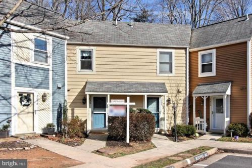 2056 Whisperwood Glen Ln, Herndon, VA 20191-4122