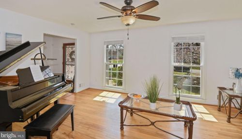 1800 Cullen Dr, Silver Spring MD 20905-4428 exterior