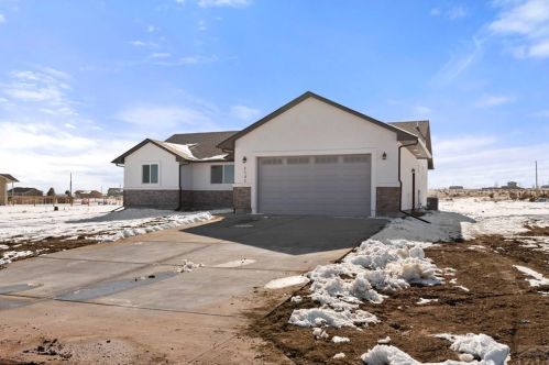 1387 Chaunsey Dr, Pueblo, CO 81007-5302