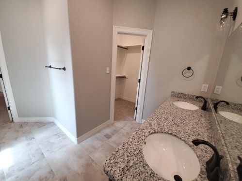 233 Shannon St, Angleton TX 77515 exterior