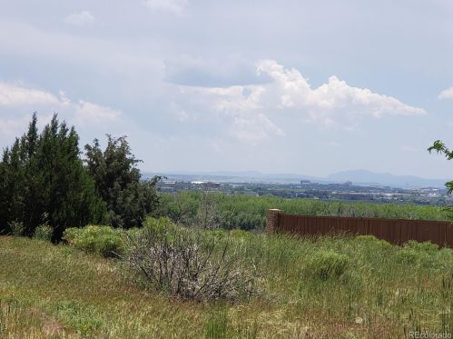 13857 Chenango Dr, Aurora CO 80015-3904 exterior