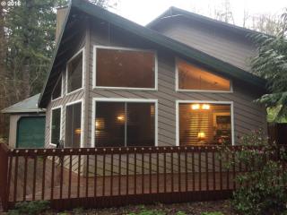 65600 Sandy Riv Ln, Rhododendron OR  97049-9786 exterior