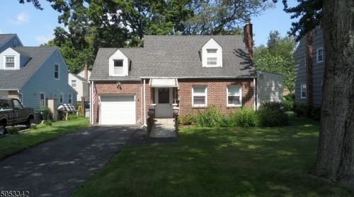 2241 Lyde Pl, Scotch Plains, NJ 07076-1321