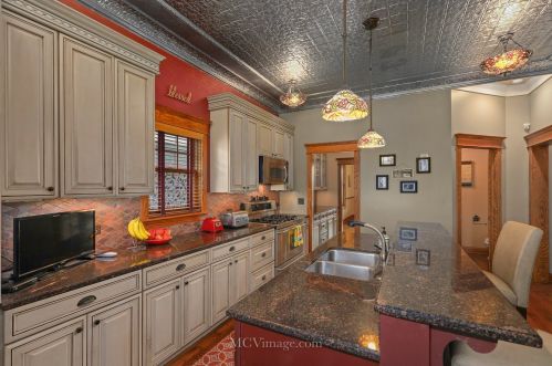 1003 Walter St, Lemont IL  60439-3920 exterior