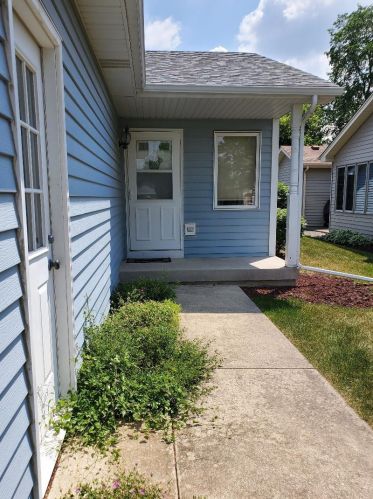 73 Silver Trl, North Aurora, IL 60542-1580