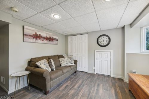 145 Nottingham Sq, Hackettstown NJ  07840-4236 exterior