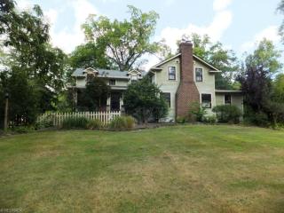 10364 Highland Dr, Cleveland OH  44141-3331 exterior