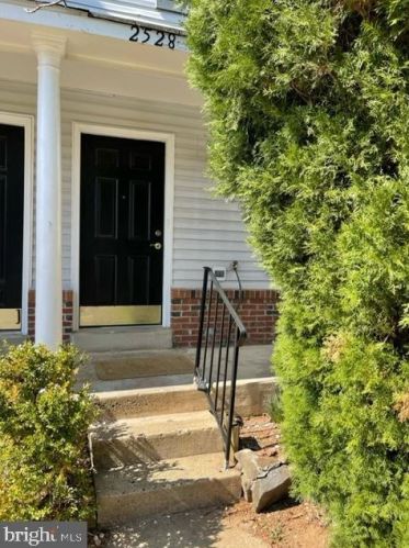 2528 Peter Jefferson Ln, Herndon, VA 20171-4342