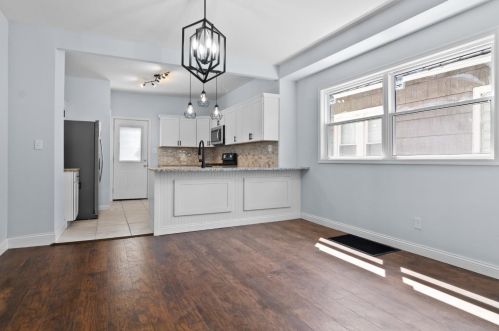 1018 Drackert St, Hammond IN 46320-2602 exterior