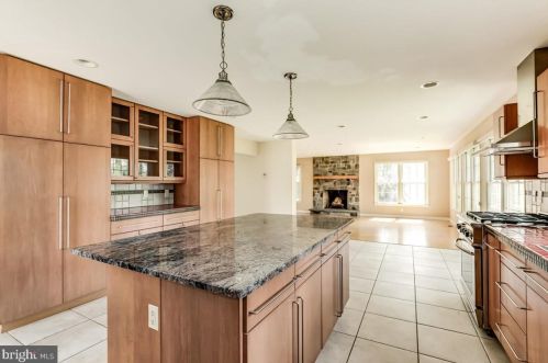 20 Harriet Dr, Princeton NJ  08540-3935 exterior