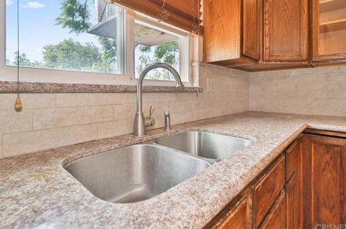 2693 Royal Ave, Simi Valley CA 93065-4768 exterior