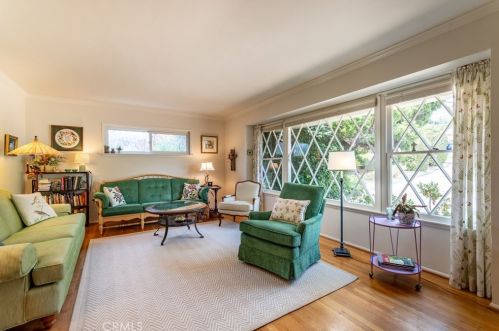 3902 Altura Ave, Glendale CA 91214-2501 exterior