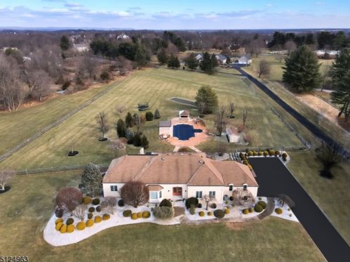 81 Briar Way, Branchburg, NJ 08853-4022