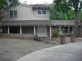 1784 Midlothian Dr, Altadena, CA 91001-3441