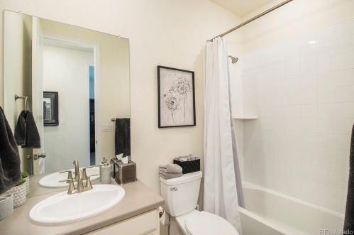 8164 Ider Ct, Denver CO  80016 exterior