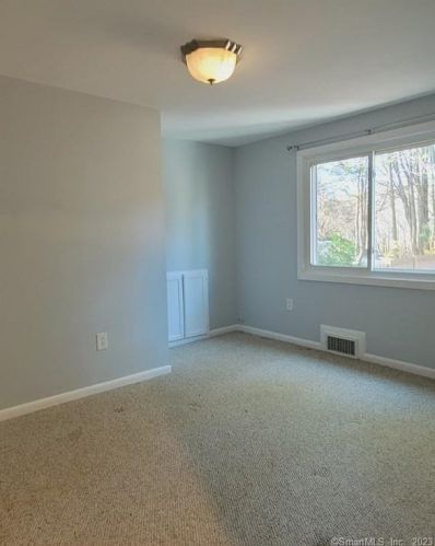 2101 Plank Rd, Cheshire CT  06410-1305 exterior