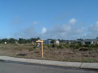 2652 Lincoln Ave, Bandon, OR 97411-9036